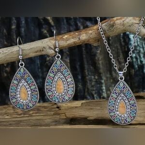 NWT Vintage Boho Multicolor Teardrop Necklace & Earring Set